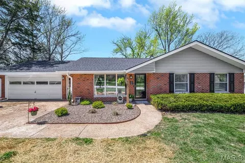 12 Lakewood Dr, Hillsboro, MO 63050