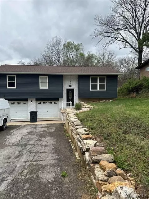 2545 S Ridge Ln, Festus, MO 63028