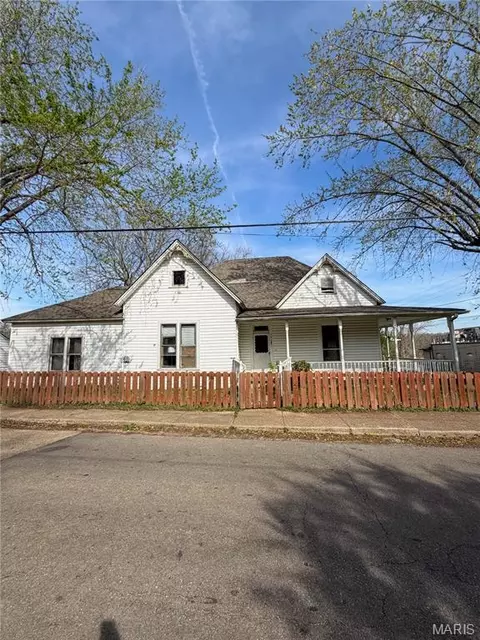 202 Jackson St, Doniphan, MO 63935