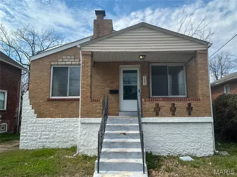 1341 Kingsland Ave, Saint Louis, MO 63133