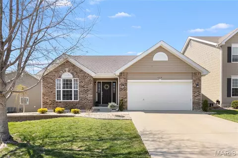 615 Prairiegate Ct, Lake Saint Louis, MO 63367