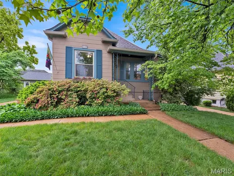 440 E Bradford Ave, Webster Groves, MO 63119