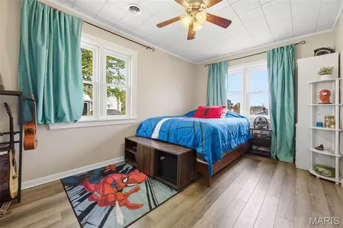 Bedroom - 437 W 8th St, Hermann, MO 65041 photo 4 of 12