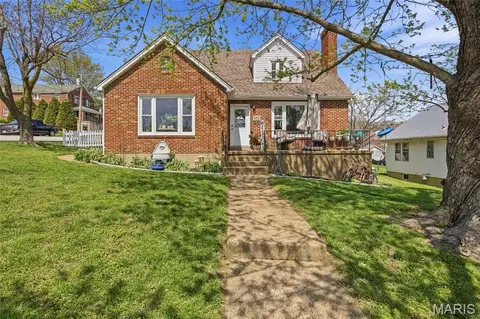 437 W 8th St, Hermann, MO 65041