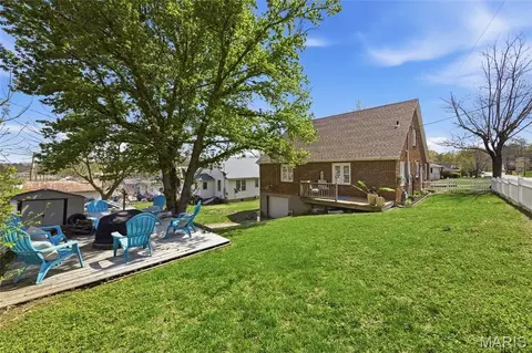 Exterior - 437 W 8th St, Hermann, MO 65041 photo 1 of 9