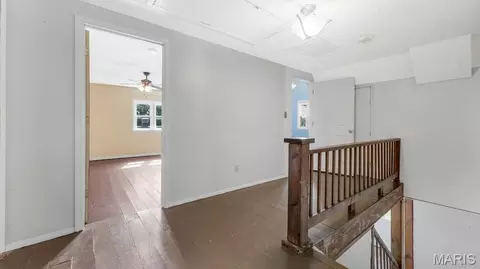 Entry Way - 437 W 8th St, Hermann, MO 65041 photo 7 of 8