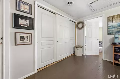 Entry Way - 437 W 8th St, Hermann, MO 65041 photo 4 of 5