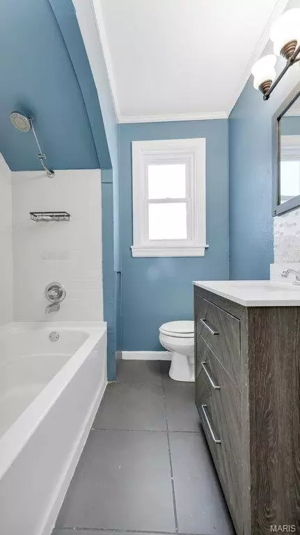 Bath - 437 W 8th St, Hermann, MO 65041 photo 2 of 3