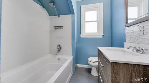 Bath - 437 W 8th St, Hermann, MO 65041 photo 1 of 3
