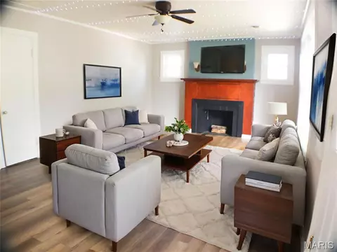 Living - 437 W 8th St, Hermann, MO 65041 photo 2 of 7