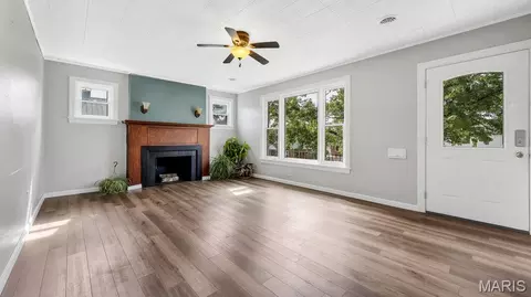 Living - 437 W 8th St, Hermann, MO 65041 photo 2 of 4