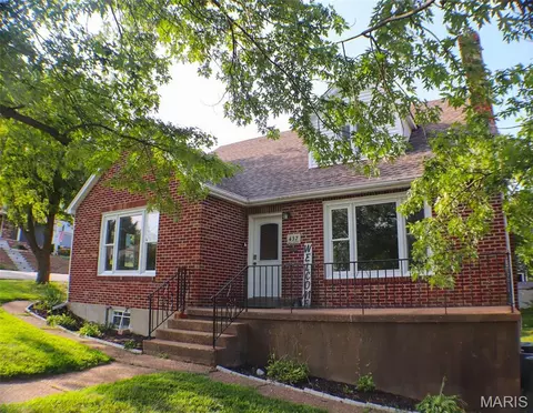 Exterior - 437 W 8th St, Hermann, MO 65041 photo 2 of 7
