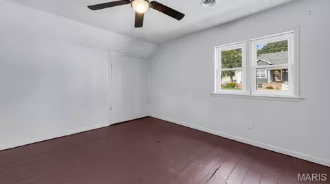 Bedroom - 437 W 8th St, Hermann, MO 65041 photo 4 of 9