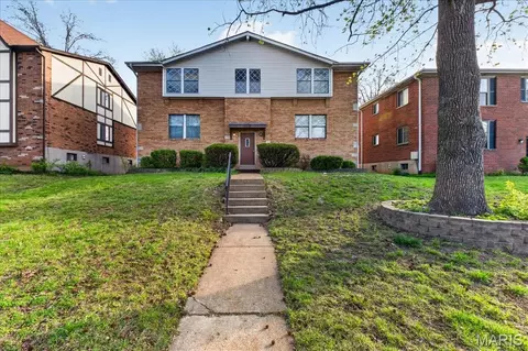 10135 Puttington Dr, Lakeshire, MO 63123