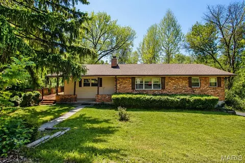 14125 Old Jamestown Rd, Florissant, MO 63033