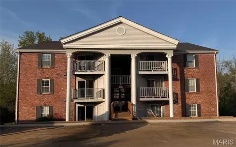 7409 Triwoods Dr #I, Saint Louis, MO 63119