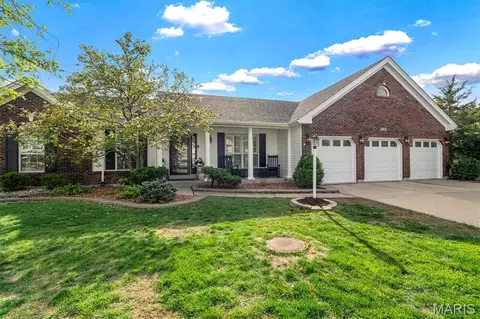 961 Weatherstone Dr, Saint Charles, MO 63304
