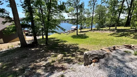 2010 Port Perry Dr, Perryville, MO 63775