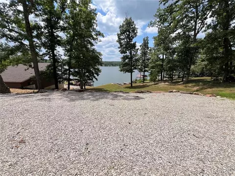 2010 Port Perry Dr, Perryville, MO 63775