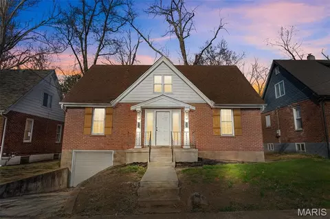 1257 Hafner Pl, University City, MO 63130