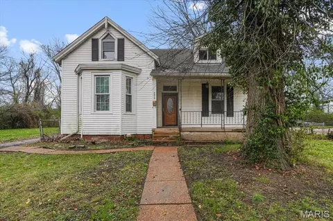 8824 Huiskamp Ave, Jennings, MO 63136