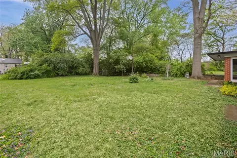 Exterior - 9 Beth Ann Dr, Belleville, IL 62221 photo 6 of 7