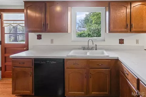Kitchen - 9 Beth Ann Dr, Belleville, IL 62221 photo 5 of 5