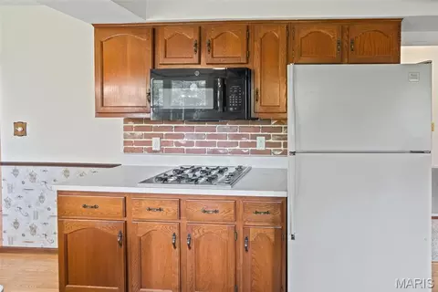 Kitchen - 9 Beth Ann Dr, Belleville, IL 62221 photo 3 of 5