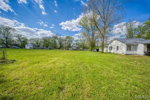 315 Eldon St, Saint James, MO 65559