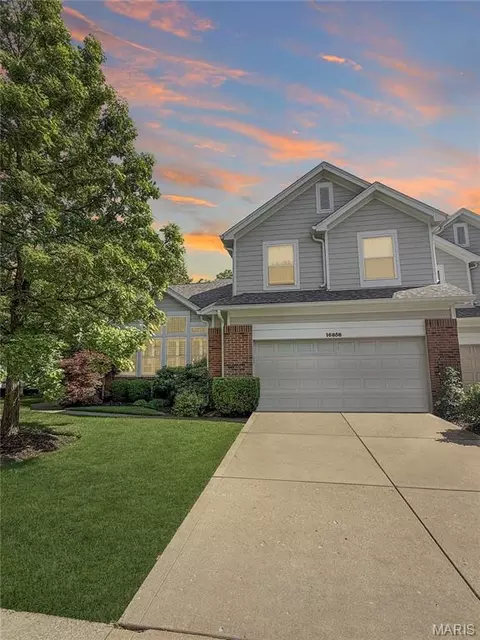 16858 Chesterfield Bluffs Cir, Chesterfield, MO 63005
