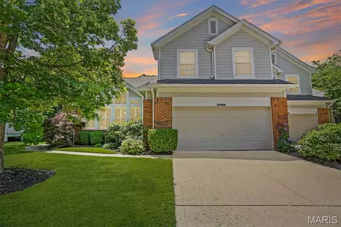 16858 Chesterfield Bluffs Cir, Chesterfield, MO 63005