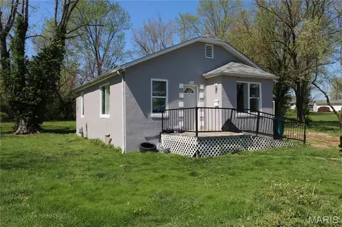 261 Division St, Sullivan, MO 63080