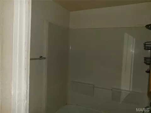 Bath - 318 Euclid Ave, Sullivan, MO 63080 photo 2 of 2