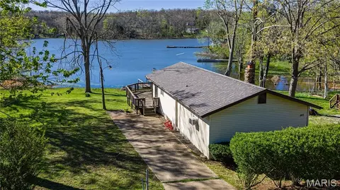 697 Parkers Lake Dr, Perryville, MO 63775