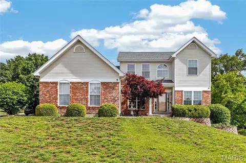863 Emerald Oaks Ct, Eureka, MO 63025