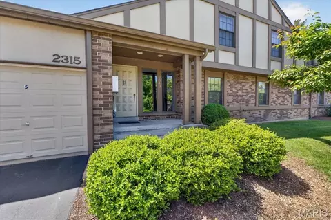 2315 Seven Pines Dr #2, Saint Louis, MO 63146