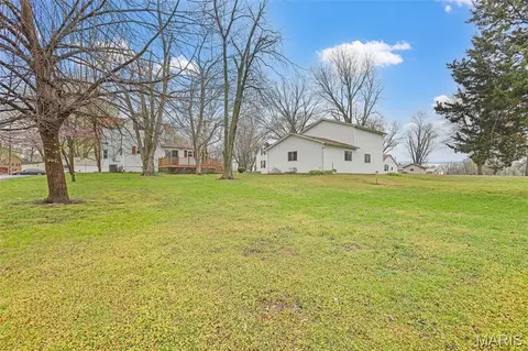 Exterior - 829 Edward St, Saint Libory, IL 62282 photo 8 of 8