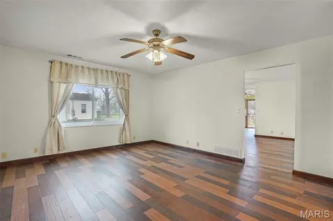 Living - 829 Edward St, Saint Libory, IL 62282 photo 1 of 8