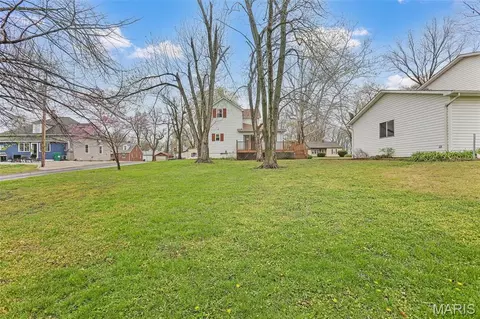 Exterior - 829 Edward St, Saint Libory, IL 62282 photo 7 of 8