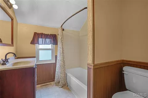 Bath - 829 Edward St, Saint Libory, IL 62282 photo 2 of 2