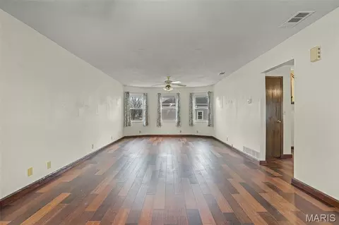 Living - 829 Edward St, Saint Libory, IL 62282 photo 5 of 8