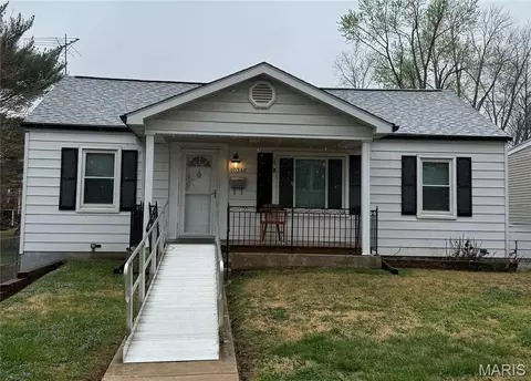 10346 Saint Henry Ln, Saint Ann, MO 63074