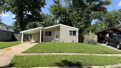 1332 Langholm Dr, Florissant, MO 63031