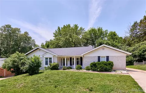 14338 Millbriar Cir, Chesterfield, MO 63017