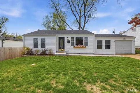 8517 Ava Dr, Saint Louis, MO 63123