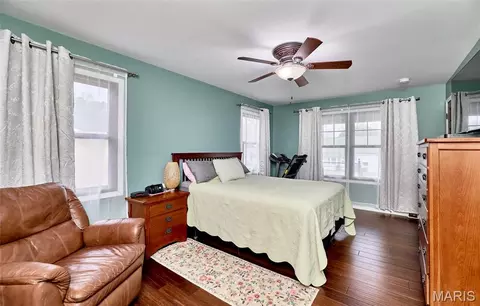 Bedroom - 416 W 12th St, Hermann, MO 65041 photo 3 of 11