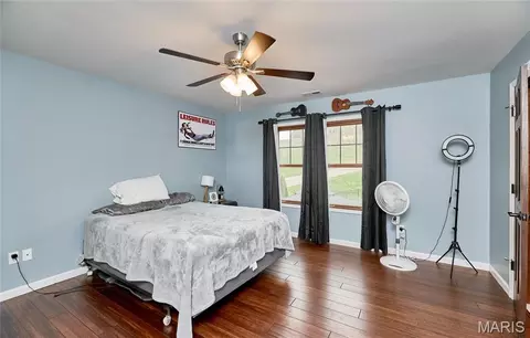 Bedroom - 416 W 12th St, Hermann, MO 65041 photo 10 of 11