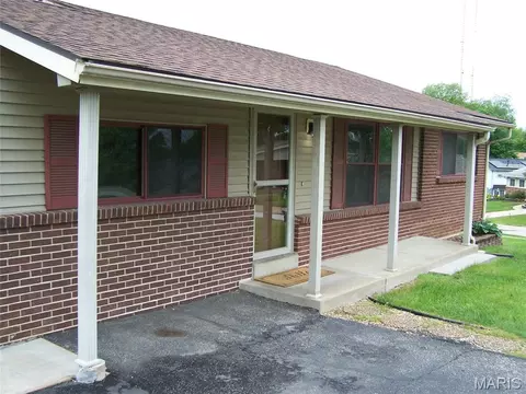11200 Fawnway Dr, Saint Louis, MO 63126