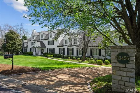 13456 Thornhill Dr, Saint Louis, MO 63131
