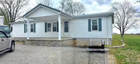 732 Roosevelt St, Chester, IL 62233
